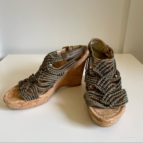 Stuart Weitzman crochet khaki cork wedges size 6.5